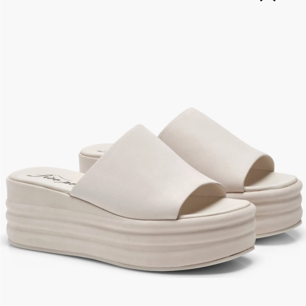 ✨🆕✨Free People Vanilla Harbor Platform Sandal Size: 38.5/8